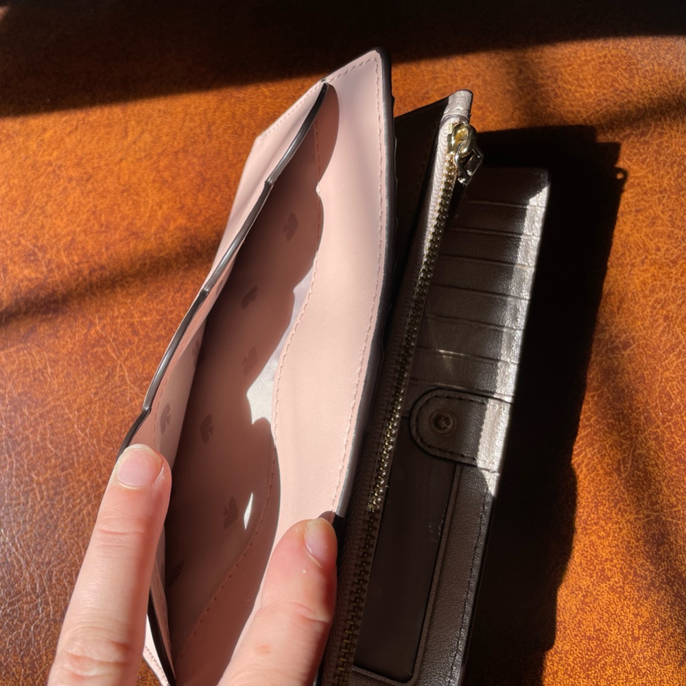 Kate Spade clutch - Picture 2 of 9